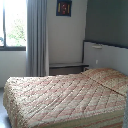 Entre 2 Mers Proche Bordeaux 2* Carbon-Blanc