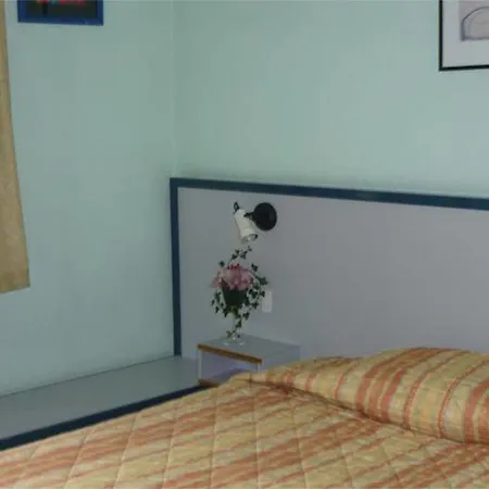 Hotel Entre 2 Mers Proche Bordeaux 2*